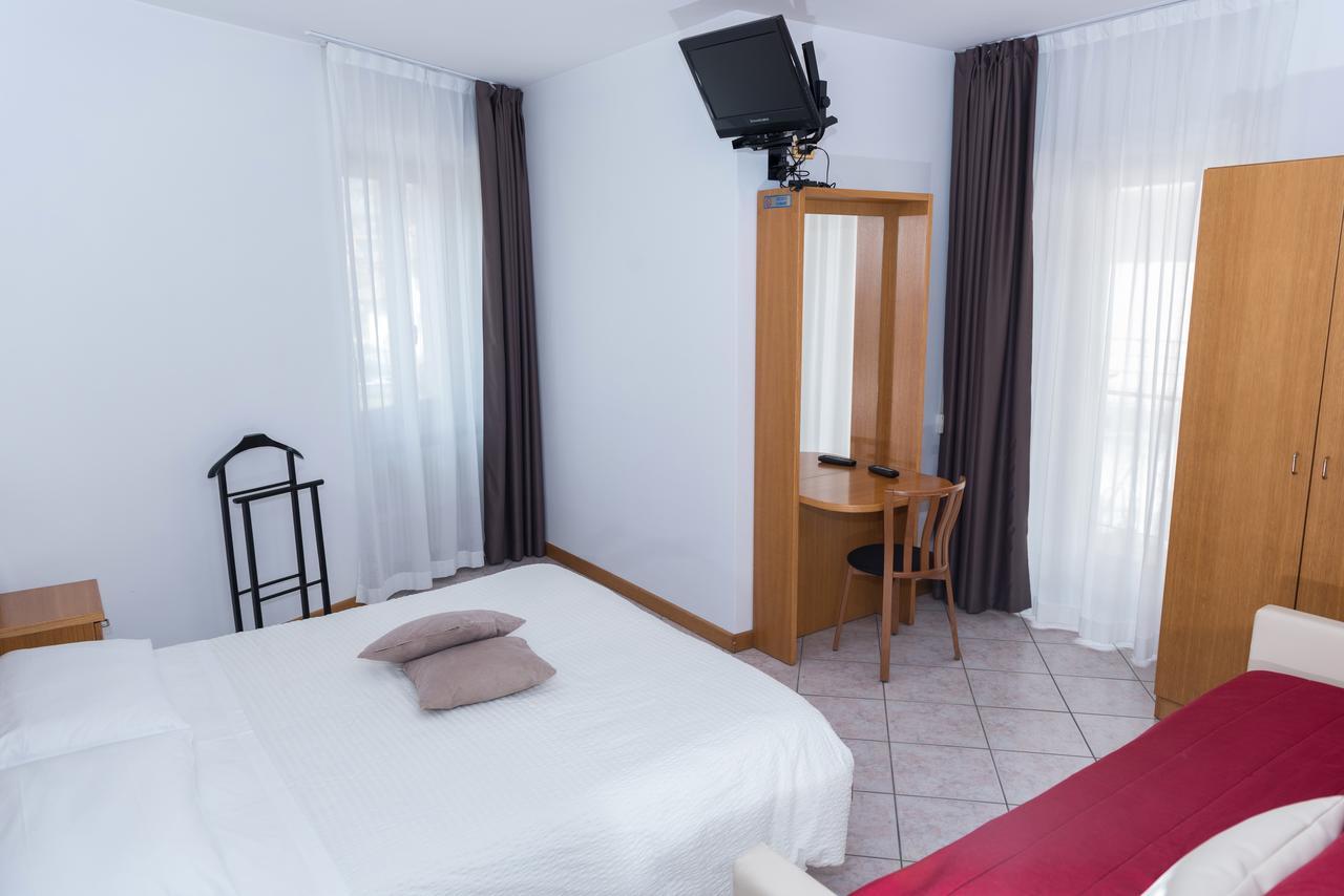 Albergo Ristorante Da Neni Mori Extérieur photo